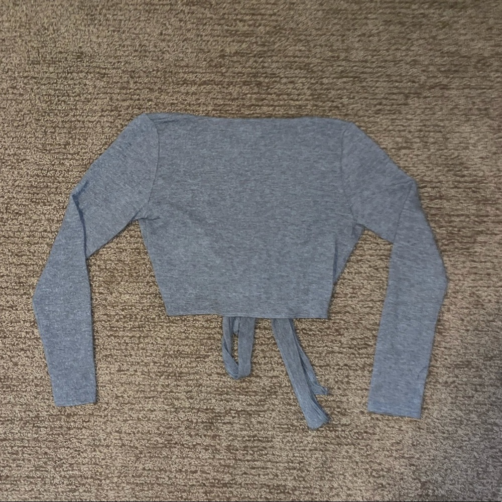 Abercrombie & Fitch Long Sleeve Crop Top - Picture 3 of 4